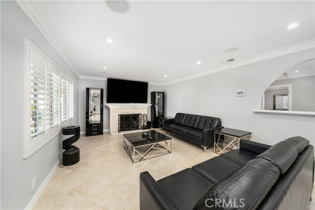13774 Simshaw Avenue photo 7