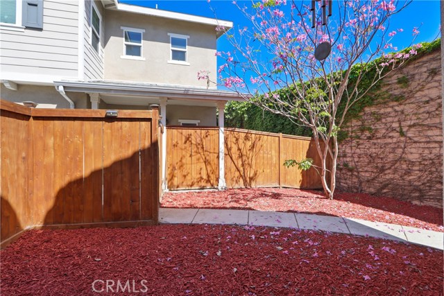 Detail Gallery Image 23 of 24 For 11613 216th, Lakewood,  CA 90715 - 3 Beds | 2/1 Baths