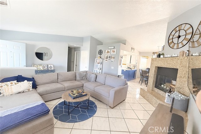 14112 Pacoima Court, Victorville CA: https://media.crmls.org/medias/a621c272-034c-4bf1-ad72-c75602aa8907.jpg