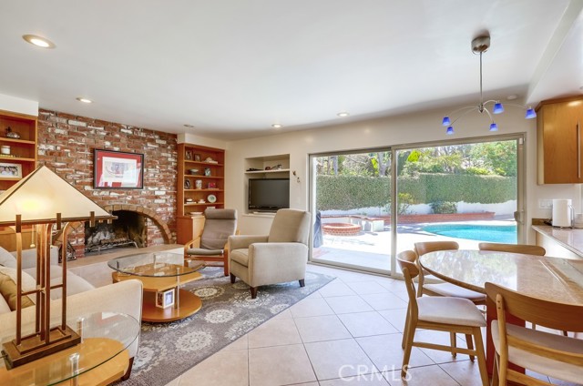 Detail Gallery Image 9 of 44 For 3681 Fenley Dr, Los Alamitos,  CA 90720 - 4 Beds | 3 Baths
