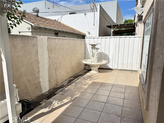 Detail Gallery Image 15 of 18 For 18319 Hart St #3,  Reseda,  CA 91335 - 4 Beds | 4 Baths