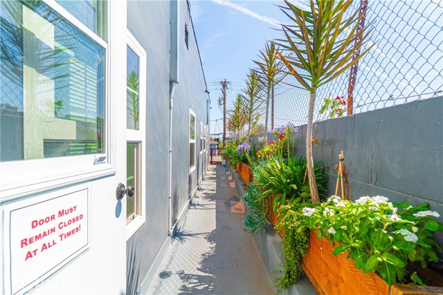 Detail Gallery Image 5 of 47 For 1830 Atlantic, Long Beach,  CA 90806 - – Beds | – Baths