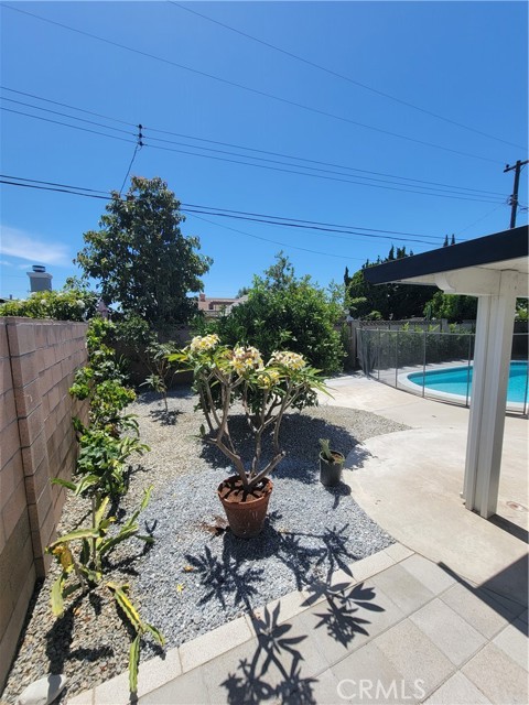 Detail Gallery Image 12 of 57 For 6526 Corinne Cir, Buena Park,  CA 90620 - 5 Beds | 2/1 Baths