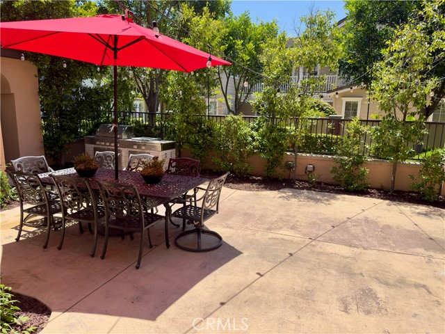 8 Caltrop Way, Ladera Ranch CA: https://media.crmls.org/medias/a6273d02-af8b-4f62-952f-cf5049e1a24e.jpg