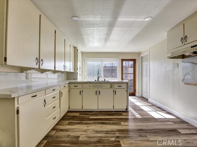 Detail Gallery Image 10 of 56 For 9607 Cypress, Fontana,  CA 92335 - 5 Beds | 5 Baths