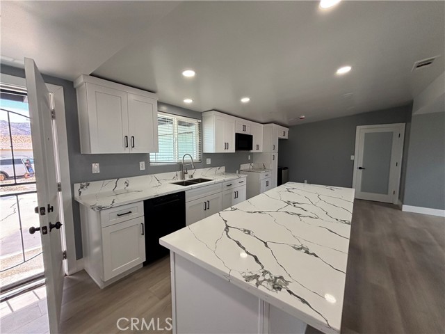 Detail Gallery Image 3 of 6 For 73408 Yucca, Twentynine Palms,  CA 92277 - 4 Beds | 2/1 Baths