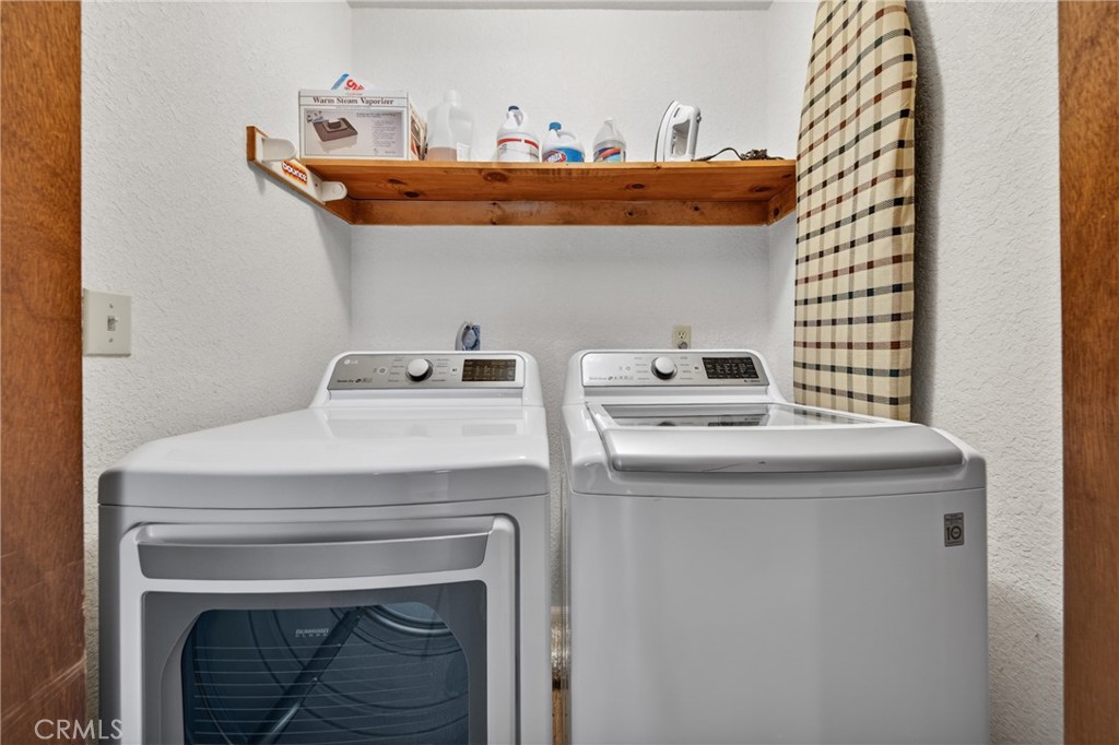 https://media.crmls.org/medias/a627a57a-9ba1-4303-ba03-4a6751d1791a.jpg?preset=X-Large