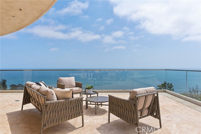900 Gainsborough Drive, Laguna Beach CA: https://media.crmls.org/medias/a627aaa3-d515-477e-9042-7a2345a31f95.jpg