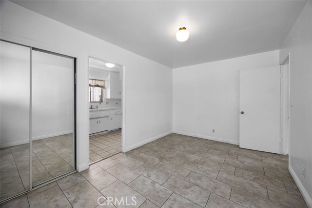 Detail Gallery Image 11 of 28 For 2006 W Wilshire Ave, Santa Ana,  CA 92704 - 3 Beds | 2 Baths