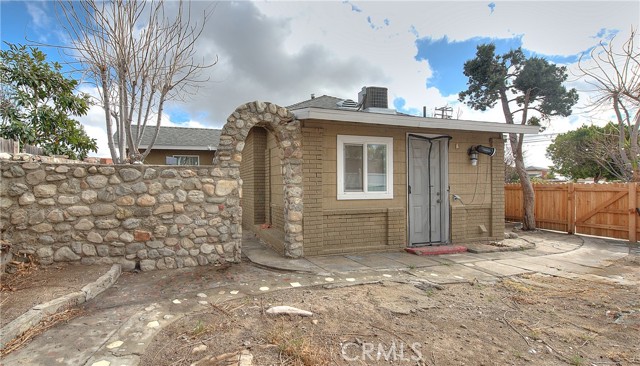 9279 Mango Avenue, Fontana, California 92335, 3 Bedrooms Bedrooms, ,1 BathroomBathrooms,Single Family Residence,For Sale,Mango,IG25032709