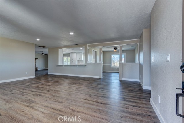 Detail Gallery Image 8 of 62 For 6572 Merced, Oak Hills,  CA 92344 - 4 Beds | 3 Baths