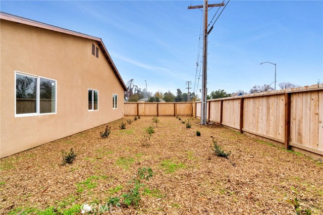 Detail Gallery Image 22 of 23 For 5194 E Belmont Ave, Fresno,  CA 93727 - 4 Beds | 2 Baths