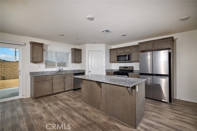Detail Gallery Image 4 of 15 For 30740 Malibu Dr, Winchester,  CA 92596 - 4 Beds | 2/1 Baths