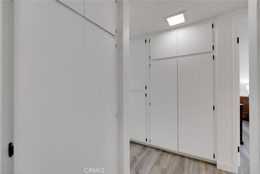 https://media.crmls.org/medias/a629bac3-e136-44b2-bad0-9a19a3b608cc.jpg?preset=X-Large