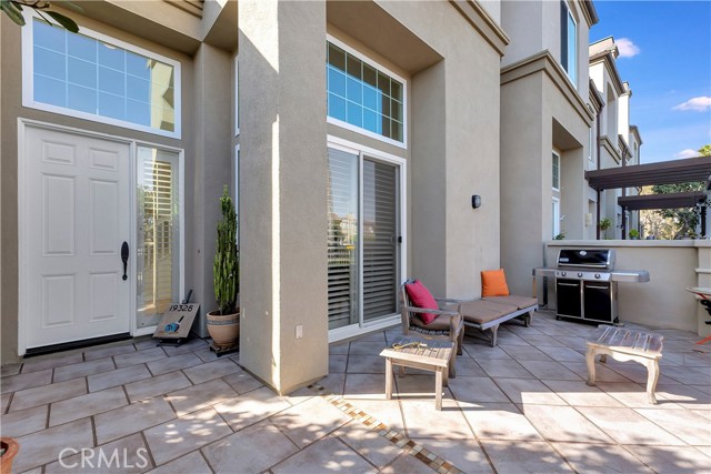 Detail Gallery Image 3 of 48 For 19328 Surfwave Dr, Huntington Beach,  CA 92648 - 3 Beds | 2/1 Baths