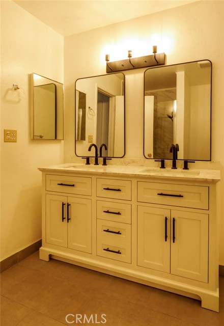 18550 Hatteras Street, Tarzana CA: https://media.crmls.org/medias/a62a094d-c63d-4331-a49e-9220de7bcdc1.jpg