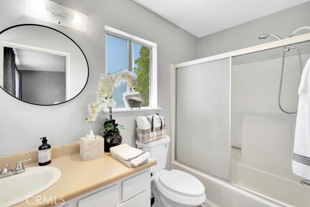 Detail Gallery Image 30 of 51 For 9917 Independence Ave #C,  Chatsworth,  CA 91311 - 2 Beds | 2 Baths