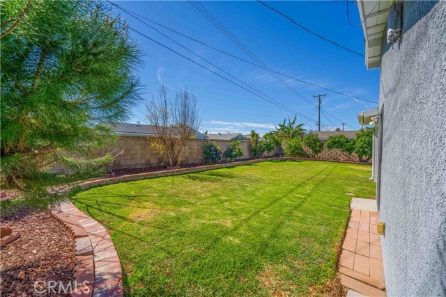 Image 8 of 39 For 5482 Myra