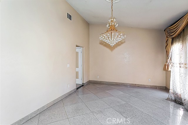 Detail Gallery Image 12 of 45 For 13030 Caspian, Victorville,  CA 92395 - 4 Beds | 3 Baths