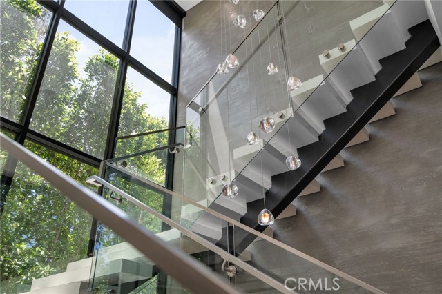 Detail Gallery Image 21 of 59 For 15231 Greenleaf St, Sherman Oaks,  CA 91403 - 6 Beds | 7/1 Baths