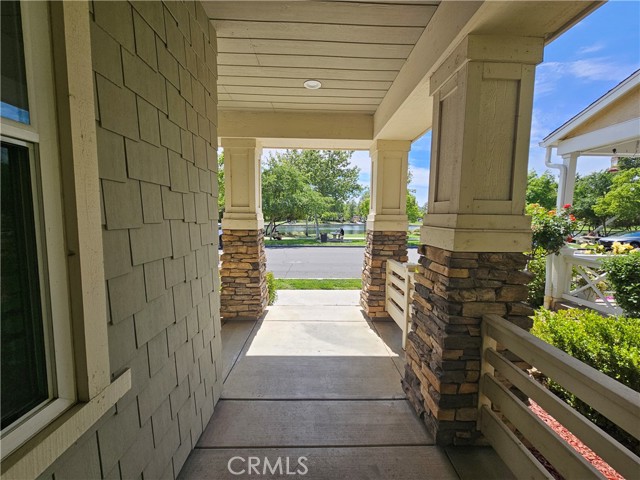 Detail Gallery Image 3 of 37 For 28882 Lakefront, Temecula,  CA 92591 - 3 Beds | 2/1 Baths