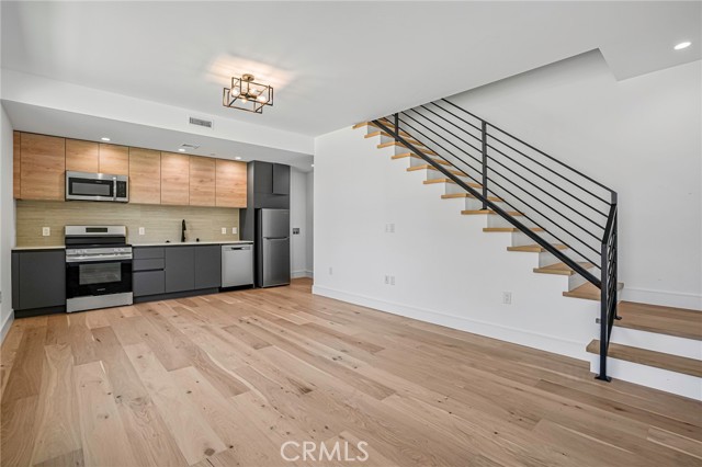 1003 S Prospect Ave, Redondo Beach CA: https://media.crmls.org/medias/a62c61d1-f9ea-40f7-830c-679b870d4a6b.jpg