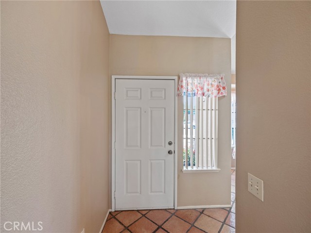 Detail Gallery Image 5 of 29 For 12871 Jade Rd, Victorville,  CA 92392 - 3 Beds | 2 Baths