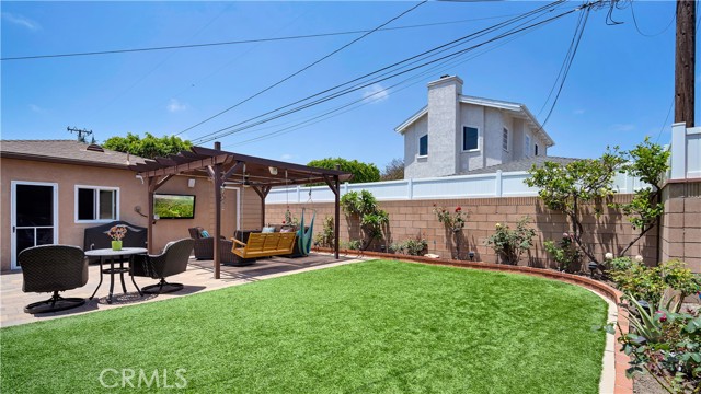 5215 E Monlaco Road, Long Beach CA: https://media.crmls.org/medias/a62cd99e-95c5-4bce-9670-f20e6e7651fa.jpg