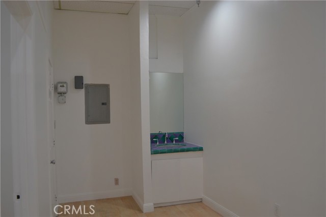 916 W Burbank Boulevard, Burbank, California 91506, ,Commercial Lease,For Rent,916 W Burbank Boulevard,CRSR25070336