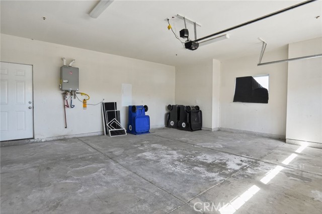 Detail Gallery Image 33 of 33 For 16015 Ceres Ave, Fontana,  CA 92335 - 3 Beds | 4/1 Baths