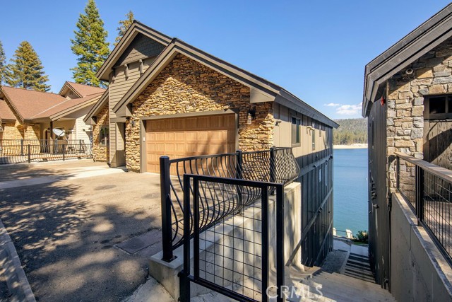 Detail Gallery Image 3 of 32 For 44677 Lakeview Ave, Shaver Lake,  CA 93664 - 5 Beds | 5/1 Baths