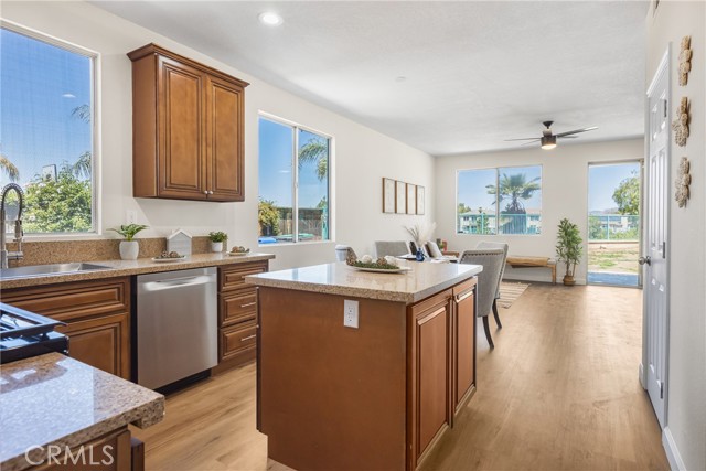Detail Gallery Image 16 of 49 For 16015 Palomino Ln, Moreno Valley,  CA 92551 - 5 Beds | 2/1 Baths