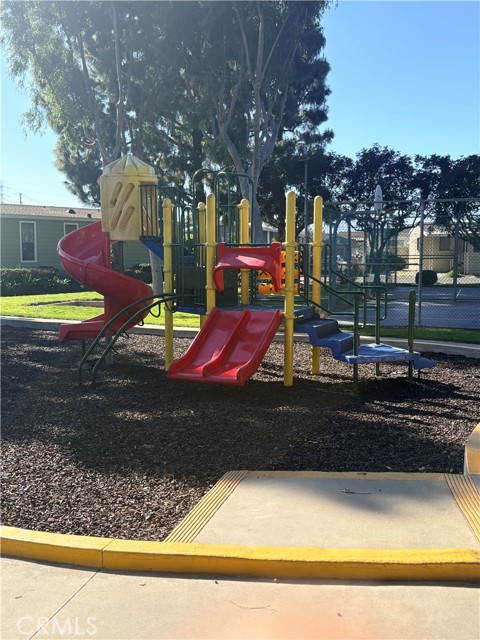 Detail Gallery Image 23 of 24 For 3595 Santa Fe #26,  Long Beach,  CA 90810 - 3 Beds | 2 Baths