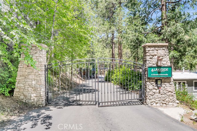 27500 HWY 189, Lake Arrowhead CA: https://media.crmls.org/medias/a631f6f8-81ae-4d5b-90ff-fe6d86ccfdb3.jpg