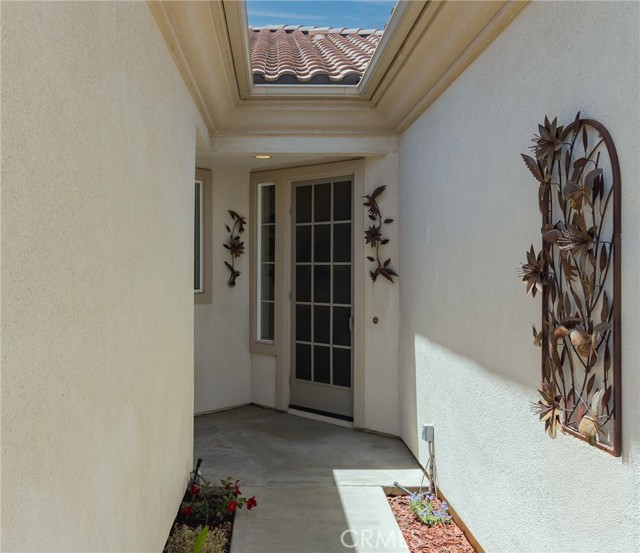 Detail Gallery Image 4 of 40 For 1795 Desert Poppy Ln, Beaumont,  CA 92223 - 2 Beds | 2/1 Baths