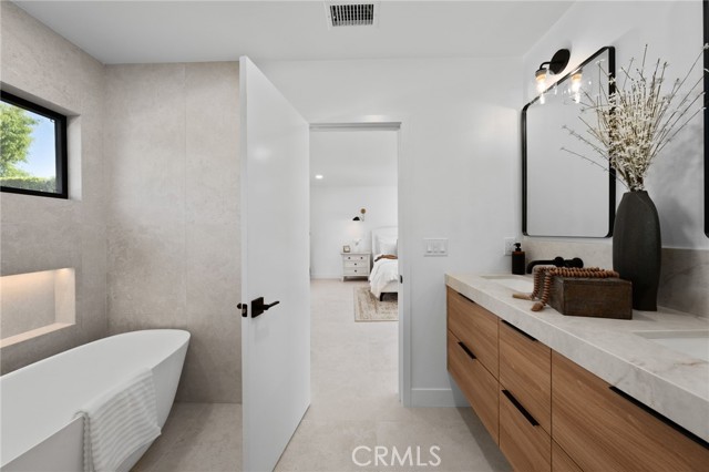1975 E Mark Leslie, Palm Springs, CA 92264