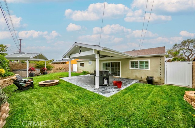 10252 Lorraine Lane, Cypress CA: https://media.crmls.org/medias/a632da63-827e-46af-9396-0704377989b9.jpg