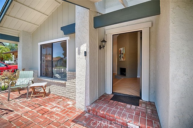 Detail Gallery Image 3 of 37 For 1915 W Las Palmas Cir, Orange,  CA 92868 - 4 Beds | 3 Baths