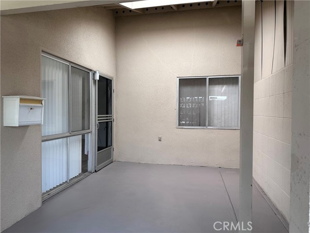 1600 Northwood Road, Seal Beach CA: https://media.crmls.org/medias/a633de10-5c93-4735-850a-c2f56c0fc67d.jpg