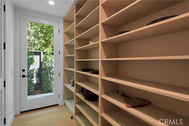 4455 Katherine Avenue, Sherman Oaks CA: https://media.crmls.org/medias/a63454b8-e9bf-47f9-a654-36ac9688c07c.jpg