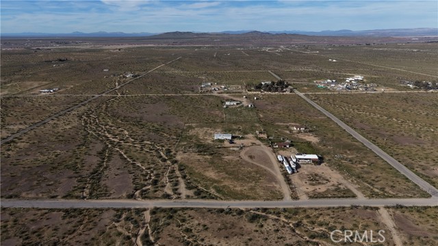 19032 Bonanza Trail, Helendale CA: https://media.crmls.org/medias/a63460f7-4747-4a3a-a255-ac8342d8ebc4.jpg
