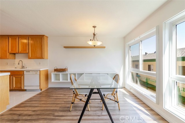 Detail Gallery Image 3 of 25 For 13543 Moorpark St #7,  Sherman Oaks,  CA 91423 - 2 Beds | 2 Baths