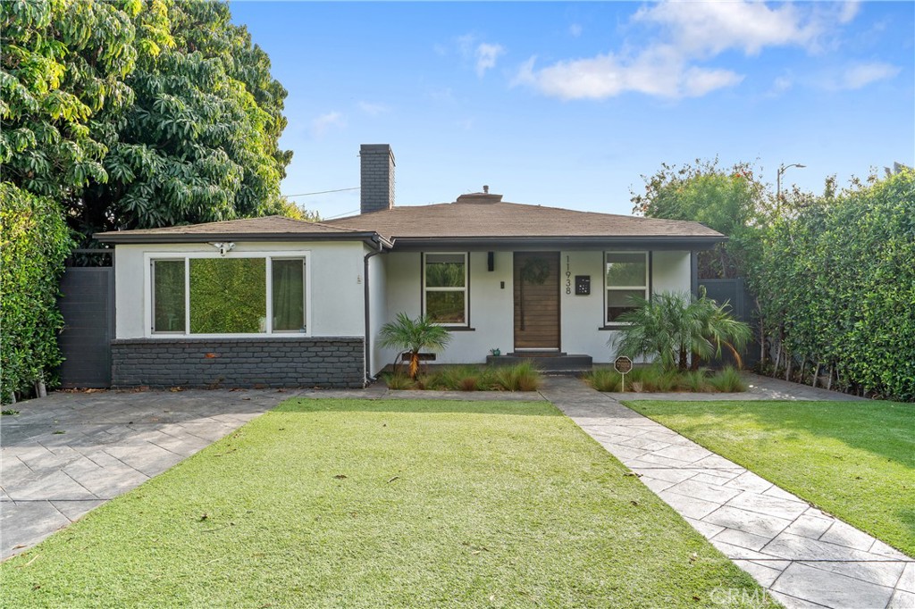 11938 Exposition Boulevard — image 1
