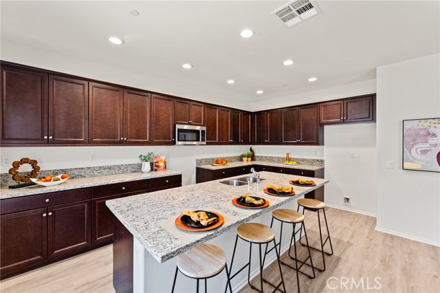 Detail Gallery Image 16 of 47 For 11649 Sable Way, Moreno Valley,  CA 92557 - 4 Beds | 2/1 Baths