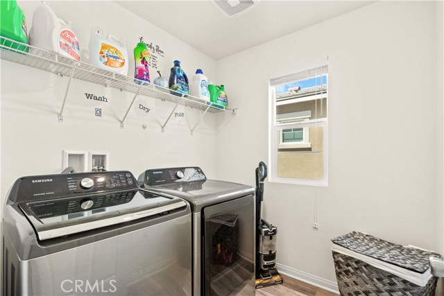Detail Gallery Image 19 of 34 For 17123 Marble Ln, Canyon Country,  CA 91387 - 3 Beds | 2/1 Baths