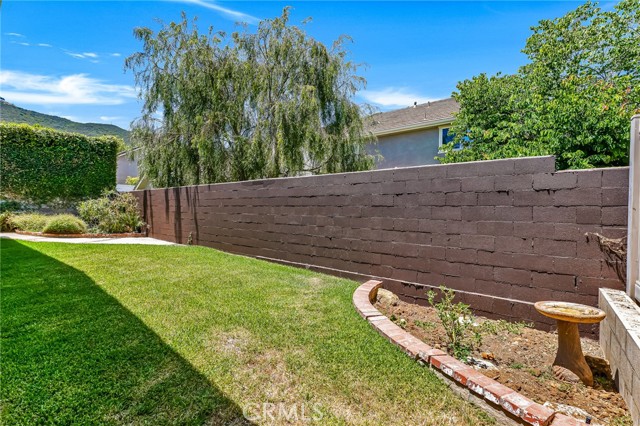 221 Acacia Lane, Newbury Park CA: https://media.crmls.org/medias/a635f6f2-12cf-4253-a45c-4f06d1b72276.jpg