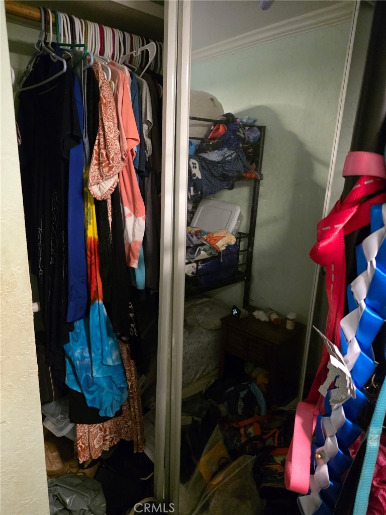 https://media.crmls.org/medias/a6362395-9f38-49e3-b7fc-9d88d984e420.jpg?preset=X-Large