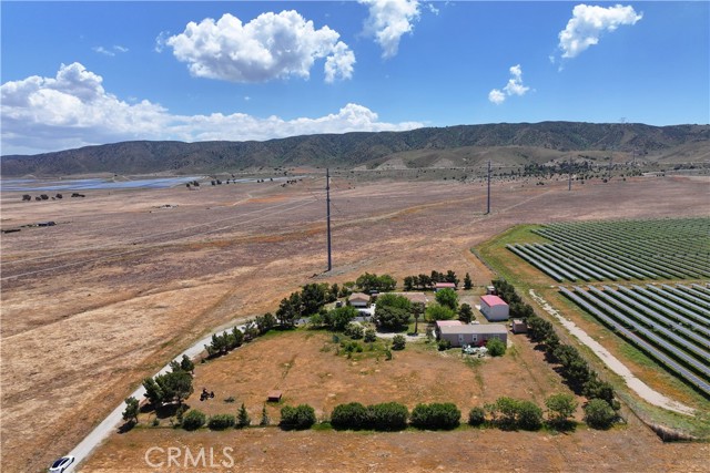 10758 W Avenue K, Lancaster CA: https://media.crmls.org/medias/a6363dbd-714a-498d-ab5a-2e8356b4c692.jpg
