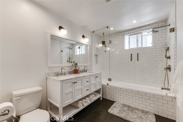 Detail Gallery Image 17 of 27 For 14238 Dickens St #3,  Sherman Oaks,  CA 91423 - 2 Beds | 2 Baths