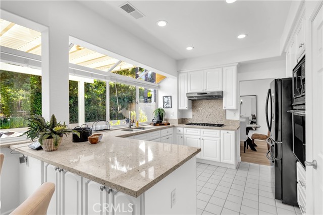 Detail Gallery Image 11 of 36 For 24 Sandbridge, Aliso Viejo,  CA 92656 - 4 Beds | 2/1 Baths